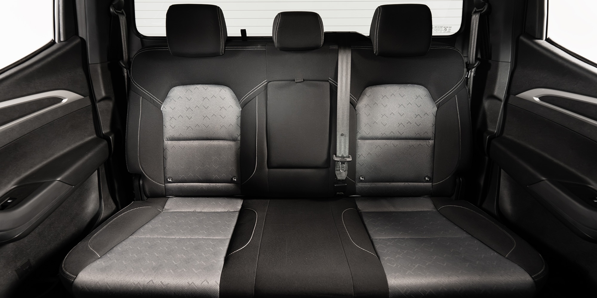 Vista interior de los asientos de la Chevrolet D-Max.
