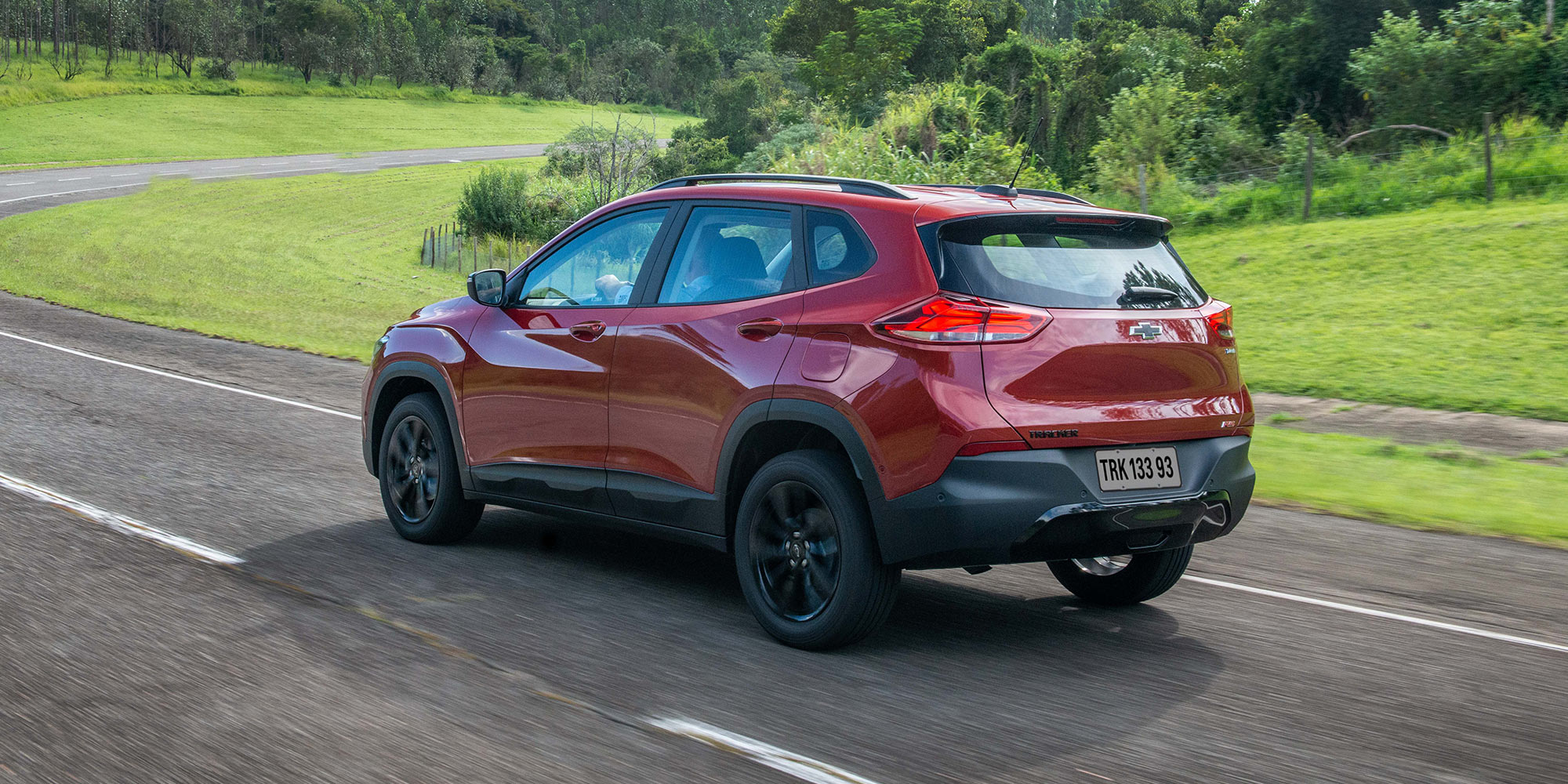 Parte trasera de Tracker RS exterior